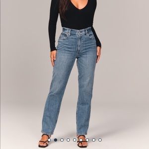 Abercrombie 90s Straight Ultra High Rise